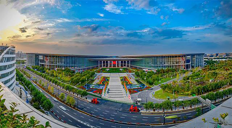 上海市服務(wù)辦好中國(guó)國(guó)際進(jìn)口博覽會(huì)條例表決通過(guò)